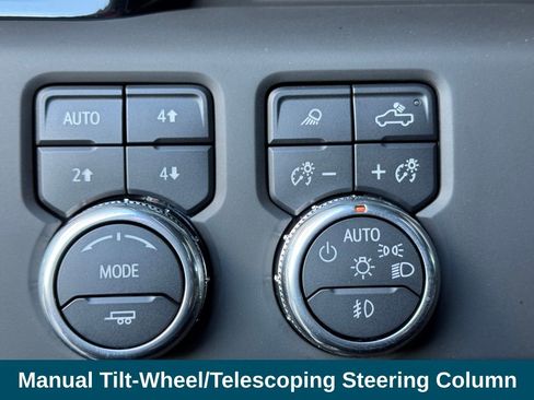 Used 2025 GMC Sierra 2500 AT4X image 18