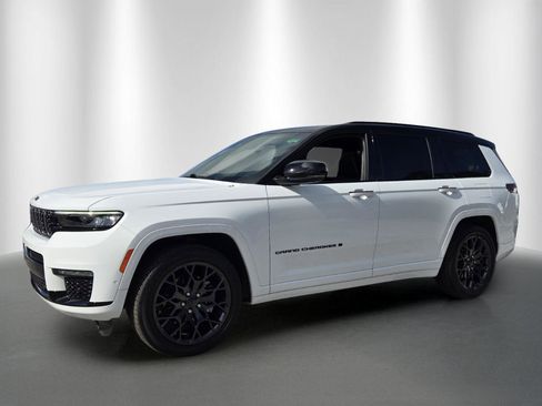 Used 2025 Jeep Grand Cherokee L Summit w/ Obsidian Package AWD/4WD image 3