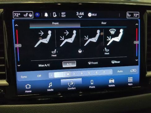 Used 2023 Chrysler Pacifica Touring-L FWD image 14