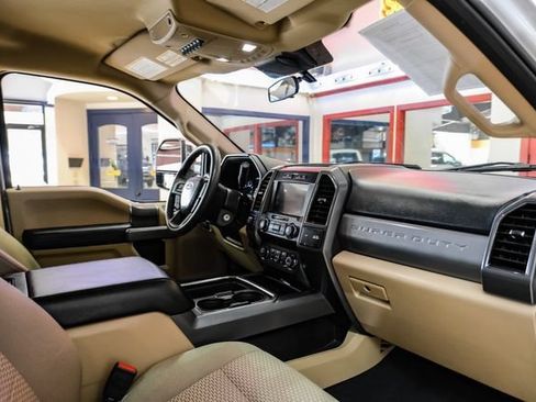 Used 2021 Ford F250 XLT w/ XLT Premium Package AWD/4WD image 13