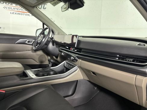 Used 2026 Kia Carnival FWD image 29