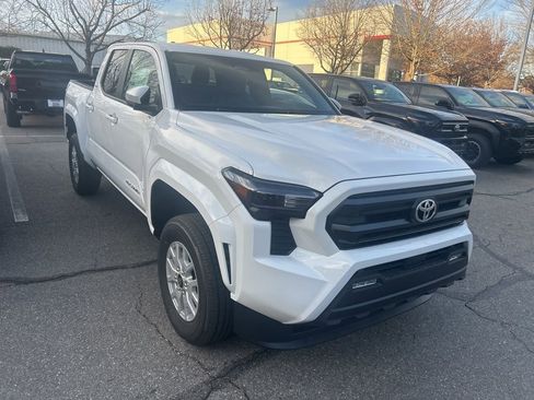 New 2025 Toyota Tacoma SR5 image 33