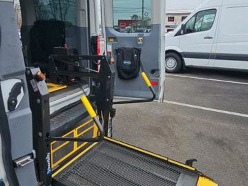 Used 2015 Ford Transit 150 XL image 16