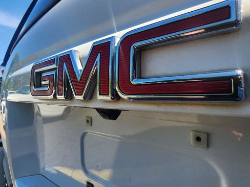 Used 2018 GMC Yukon SLT w/ Open Road Package AWD/4WD image 8