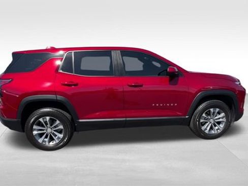 Certified 2025 Chevrolet Equinox LT FWD image 8