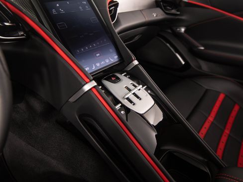 Used 2026 Ferrari Roma Spider RWD image 25