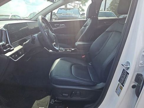 Certified 2025 Kia Sportage EX FWD image 10
