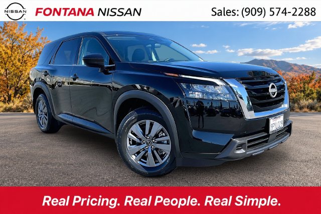 Used 2024 Nissan Pathfinder S w/ Cargo Package FWD image 1