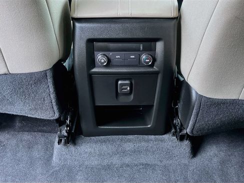 Used 2023 Chevrolet Traverse LS FWD image 23