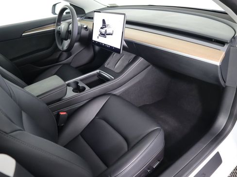 Used 2023 Tesla Model 3 Standard Range image 18