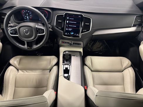 Used 2022 Volvo XC90 T8 R-Design AWD/4WD image 12