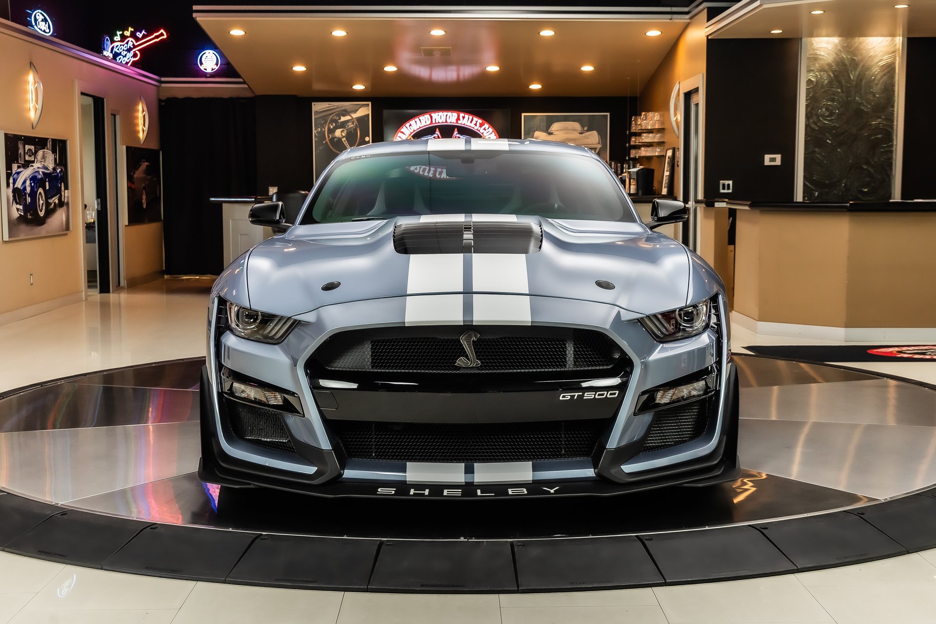 Used 2022 Ford Mustang Shelby GT500 w/ Carbon Fiber Track Pack RWD image 7
