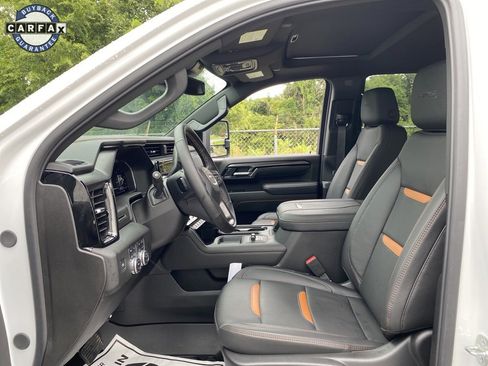 Used 2025 GMC Sierra 2500 AT4 image 26