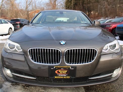 Used 2011 BMW 535i xDrive Sedan image 3