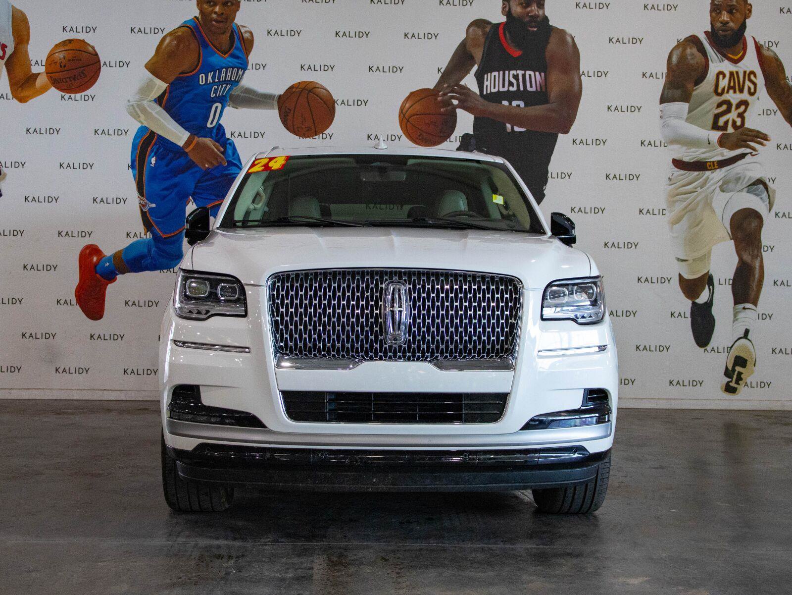Used 2024 Lincoln Navigator Reserve AWD/4WD image 21