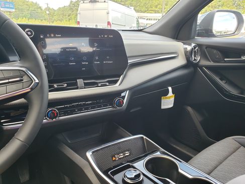 New 2026 Chevrolet Equinox LT w/ Convenience Package II image 22