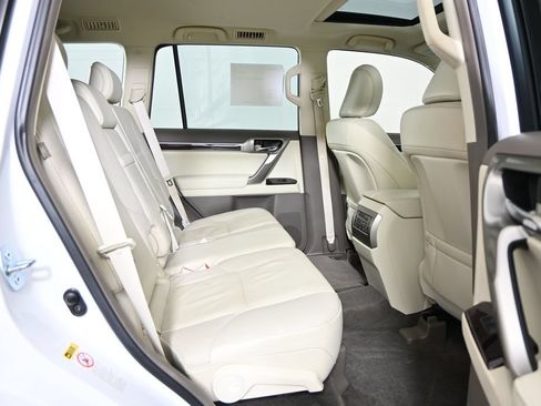 Used 2014 Lexus GX 460 w/ Premium Package AWD/4WD image 16