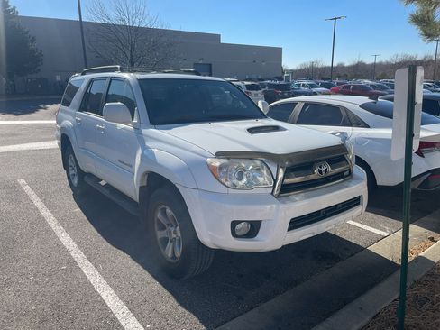 Used 2006 Toyota 4Runner SR5 image 5