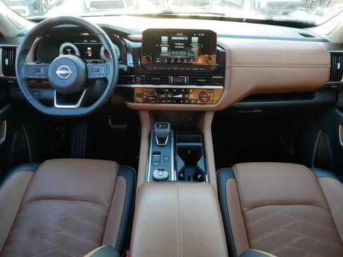 Certified 2025 Nissan Pathfinder Platinum w/ Cargo Package image 10