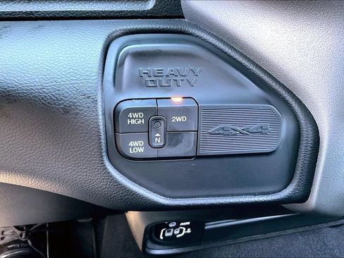 Used 2024 RAM 2500 Big Horn AWD/4WD image 46