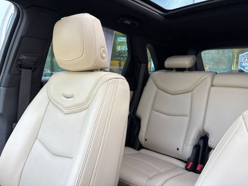 Used 2017 Cadillac XT5 Premium Luxury FWD image 24