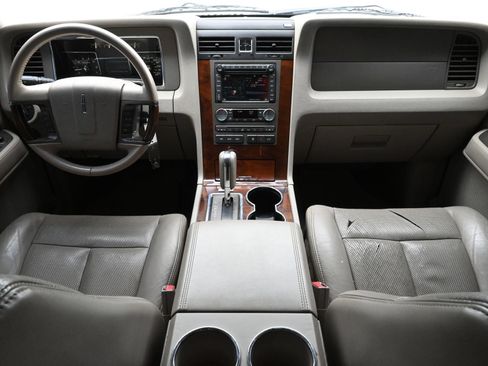 Used 2013 Lincoln Navigator 2WD w/ HD Trailer Tow Pkg image 8