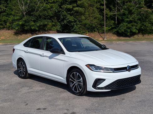 Used 2026 Volkswagen Jetta Sport FWD image 11