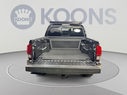 Used 2023 Toyota Tacoma SR5 AWD/4WD image 38