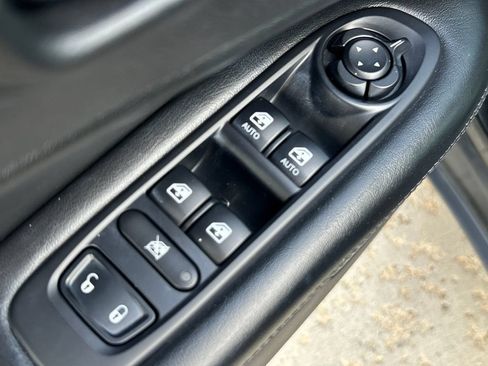 Used 2019 Jeep Compass Latitude AWD/4WD image 12