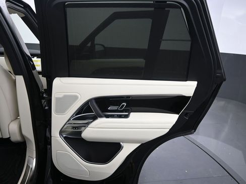 New 2025 Land Rover Range Rover SE image 13