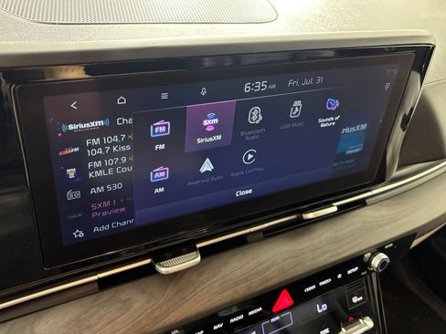 Used 2023 Kia Carnival EX FWD image 38