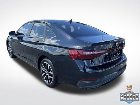 Used 2025 Volkswagen Jetta SE FWD image 7