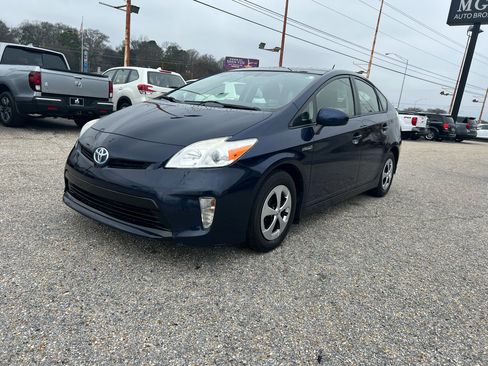 Used 2013 Toyota Prius Four image 10