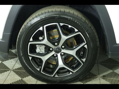 Used 2025 Jeep Compass Limited AWD/4WD image 8