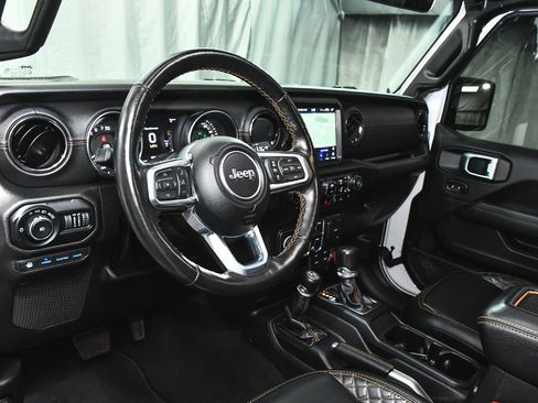 Used 2022 Jeep Wrangler Unlimited Sahara image 16