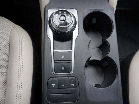 Certified 2022 Ford Escape Titanium image 16