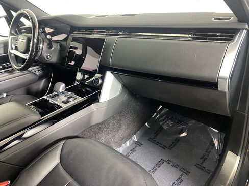 Used 2023 Land Rover Range Rover Long Wheelbase SE image 29