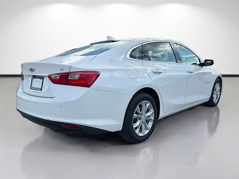 Used 2025 Chevrolet Malibu LT FWD image 3