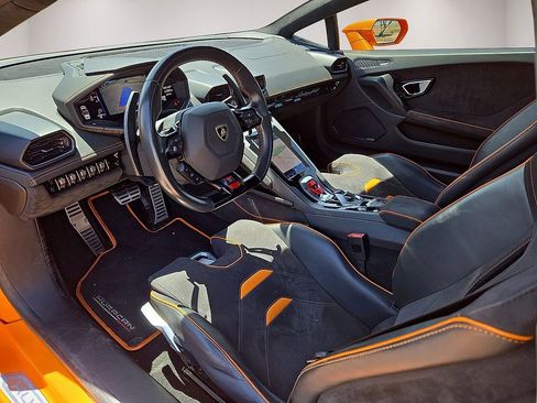 Used 2021 Lamborghini Huracan EVO RWD image 22