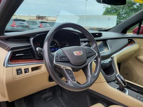 Used 2017 Cadillac XT5 Luxury w/ Driver Awareness Package AWD/4WD image 21