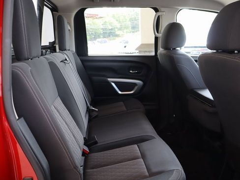 Used 2023 Nissan Titan SV image 38