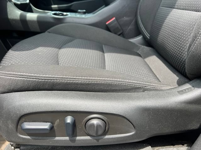 Used 2023 GMC Terrain SLE w/ Driver Convenience Package FWD image 22