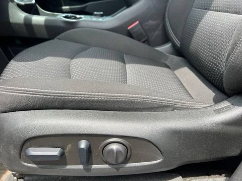 Used 2023 GMC Terrain SLE w/ Driver Convenience Package FWD image 22