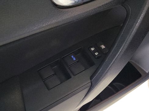 Used 2019 Toyota Corolla LE image 20