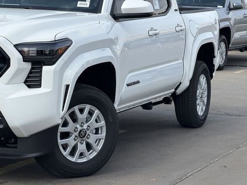 Used 2026 Toyota Tacoma SR5 image 3