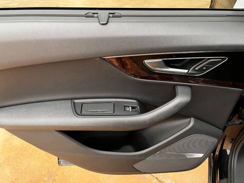 Used 2018 Audi Q7 3.0T Prestige w/ Prestige Package image 19