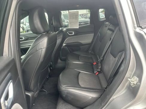 Used 2024 Jeep Compass Latitude AWD/4WD image 27