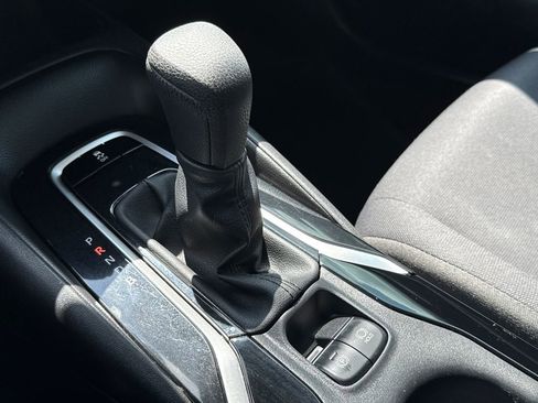 Used 2021 Toyota Corolla LE image 26