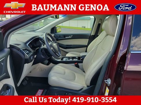 Used 2019 Ford Edge Titanium w/ Cold Weather Package FWD image 9