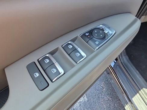 New 2026 Kia Carnival EX FWD image 28